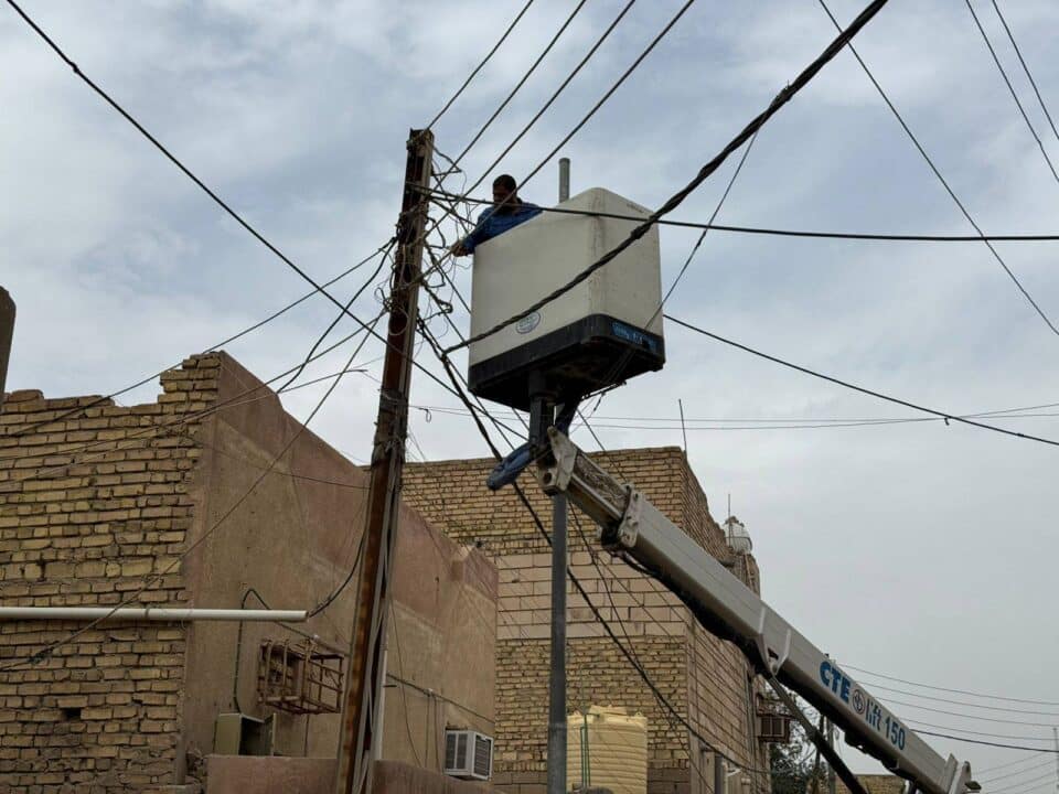 صورة من مقال: كهرباء ذي قار ترفع 30 حالة تجاوز تجاري وتصادر أسلاك الربط غير القانوني في الناصرية