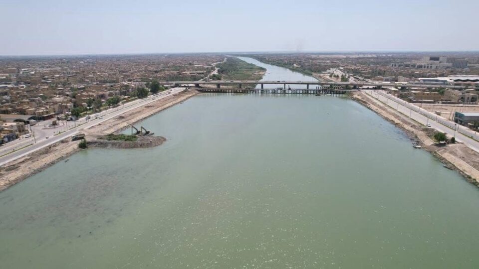 صورة من مقال: وزارة الموارد المائية تنجز مرحلة أولى من تنظيف الفرات وتستعد لمقطع جسر الزيتون