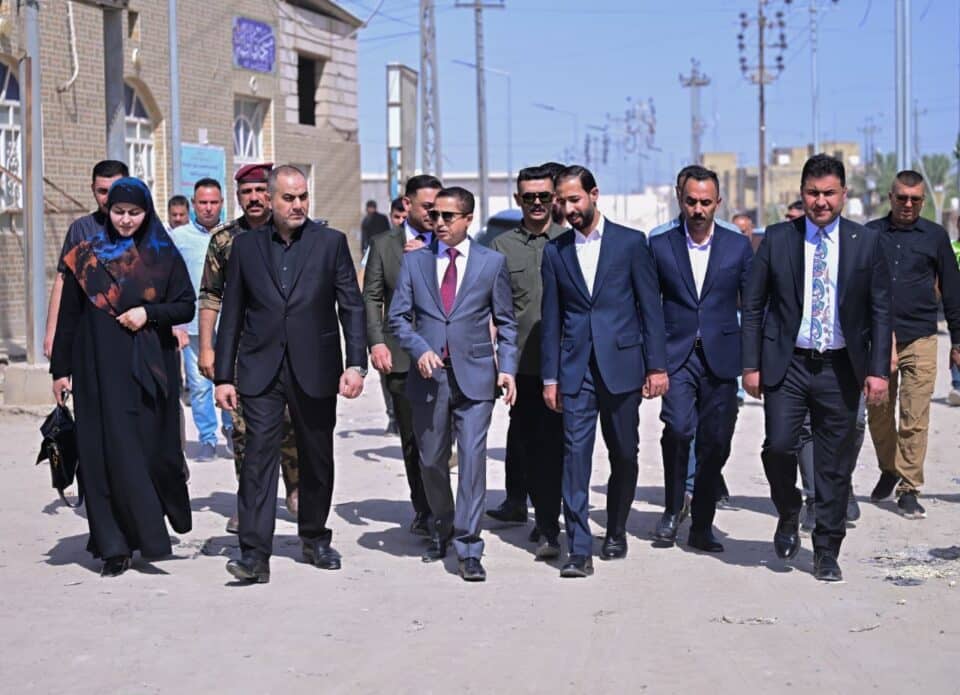 صورة من مقال: محافظ ذي قار ورئيس مجلس المحافظة يتفقدان مشروع البنية التحتية في سوق الشيوخ