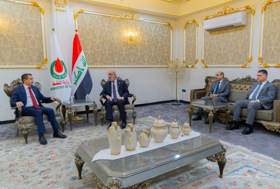 صورة من مقال: النفط يبحث مع محافظ ذي قار تطوير المشاريع النفطية والخدمية في المحافظة
