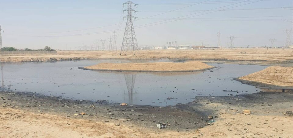 صورة من مقال: بيئة ذي قار ترصد تسرب نفطي من أنبوب ناقل غرب الناصرية وتباشر الإجراءات القانونية