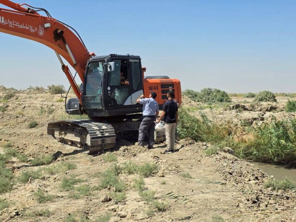 صورة من مقال: مشروع إدارة حوض الغراف: العمل على تطهير الجداول الاروائية ورفع التجاوزات