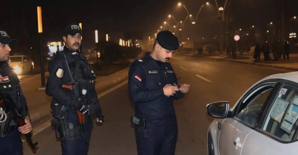 صورة من مقال: شرطة ذي قار تنفذ واجبات أمنية مكثفة وتضبط عشرات المتهمين والمركبات المخالفة خلال يوم واحد
