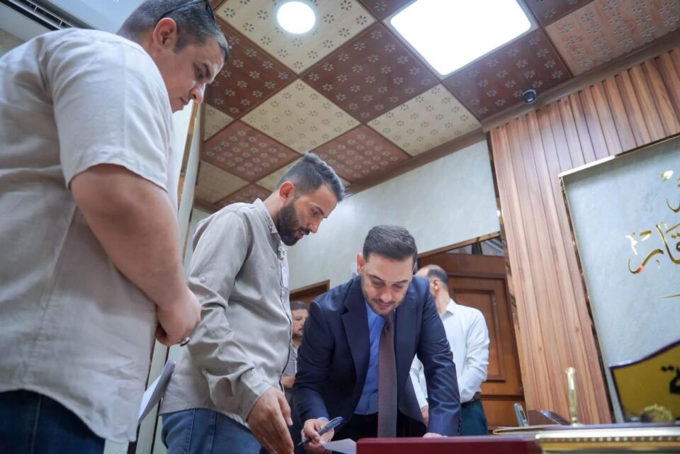 صورة من مقال: مدير مجاري ذي قار يستقبل مراجعين ويتعهد بمعالجة معوقات مشاريع الصرف الصحي
