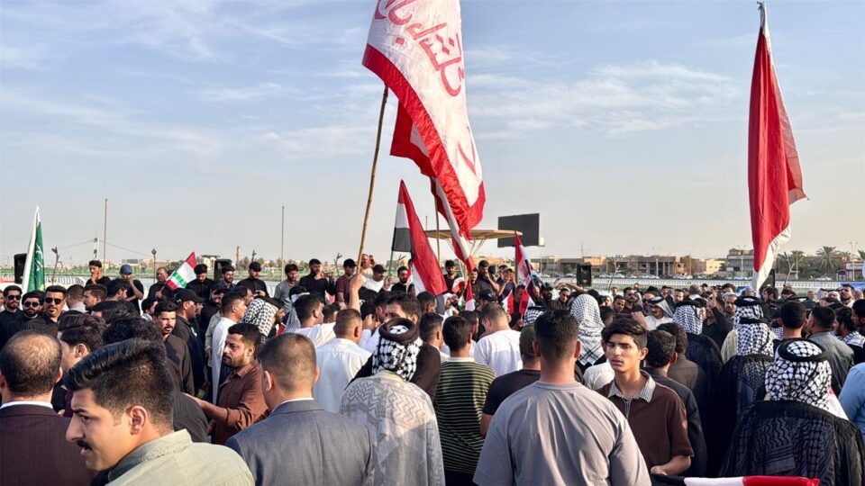 صورة من مقال: مواطنون يتظاهرون في الناصرية رفضا لإغلاق المطارات أمام الطائرات الإيرانية