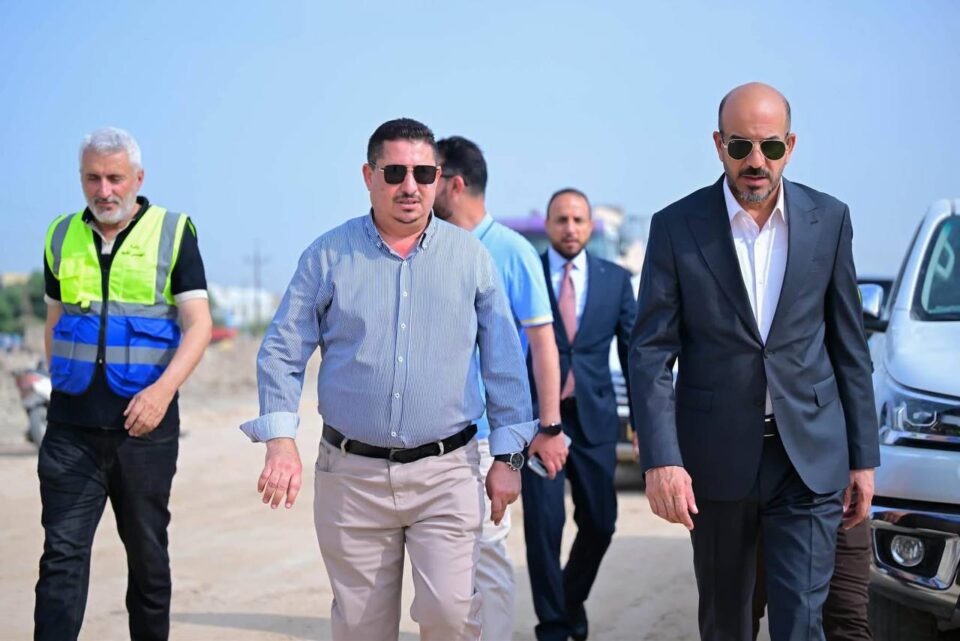 صورة من مقال: محافظ ذي قار يتفقد ميدانيا الجسر الهولندي ويطالب بتأمين المستحقات المالية للمشاريع الاستراتيجية