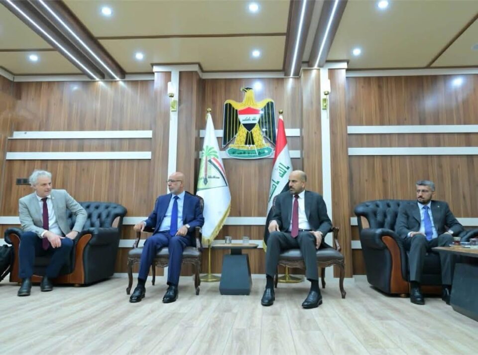 صورة من مقال: محافظ ذي قار يبحث مع وفد ألماني تعزيز التعاون في الحوكمة والبيئة والخدمات