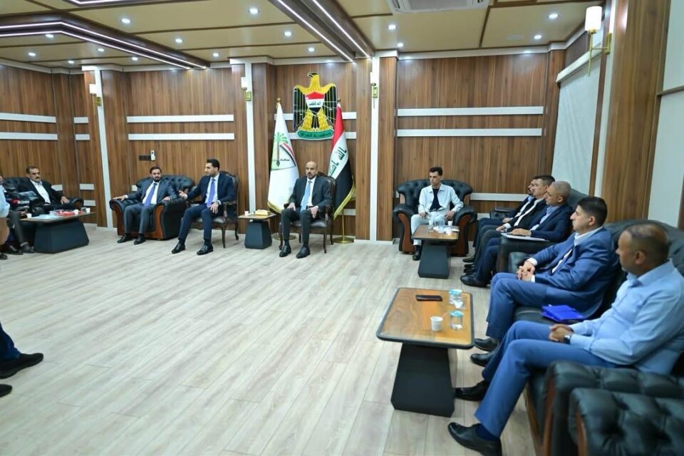 صورة من مقال: محافظ ذي قار يترأس اجتماعا موسعا لمعالجة المشاريع المتلكئة وتفعيل صندوق الإعمار